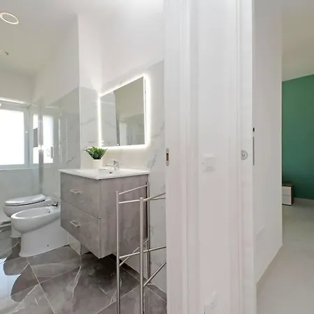 Attico Di Design A Garbatella Con Vista San Pietro